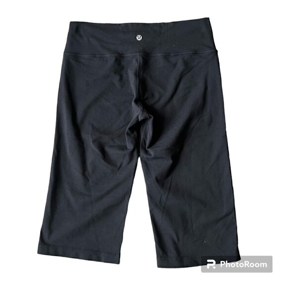 Lululemon Black Reversible Groove Crop Straight Leg Training Pants. Size 8 - Picture 2 of 8